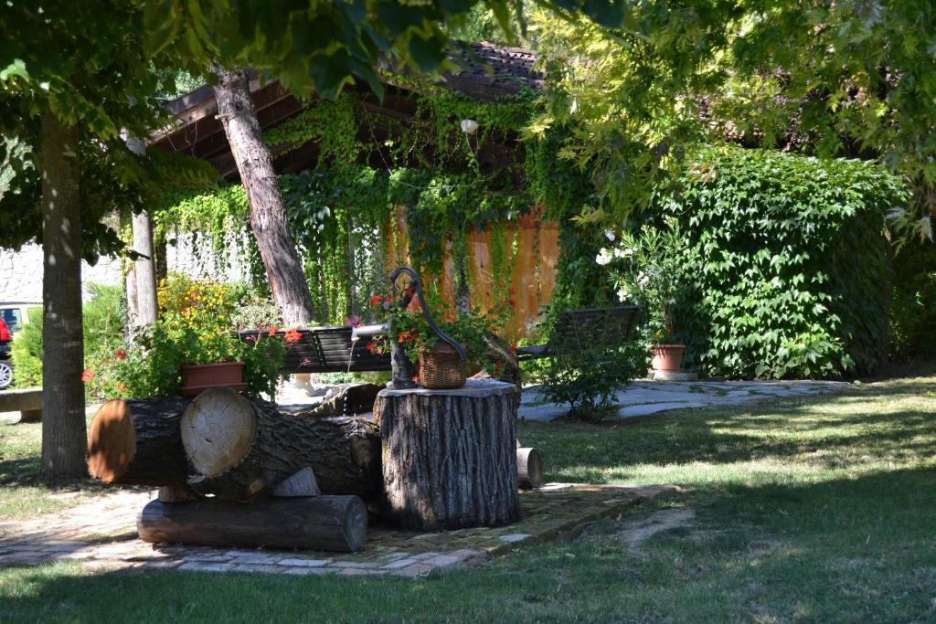 Trattoria Vecchio Mulino Panzió Niella Tanaro Kültér fotó