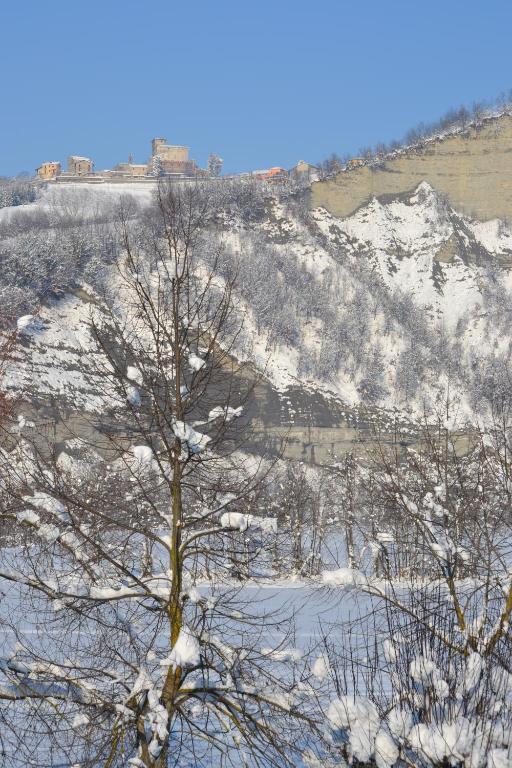 Trattoria Vecchio Mulino Panzió Niella Tanaro Kültér fotó