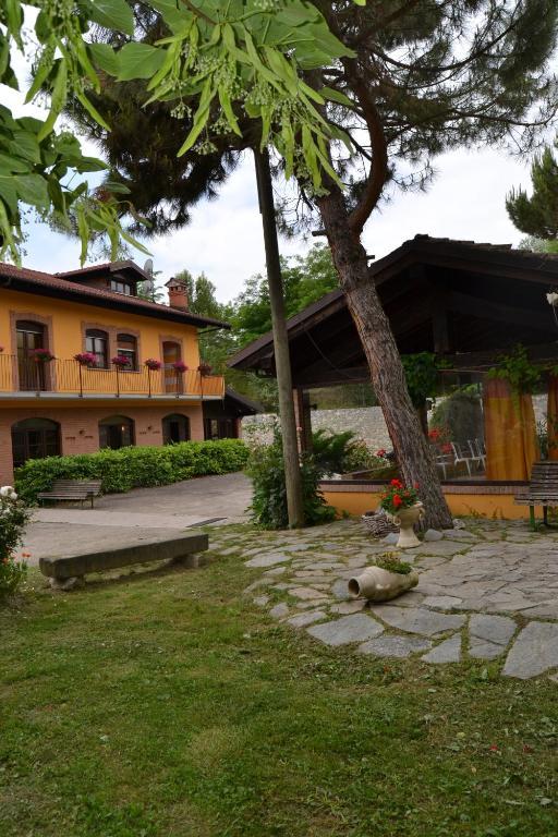 Trattoria Vecchio Mulino Panzió Niella Tanaro Kültér fotó